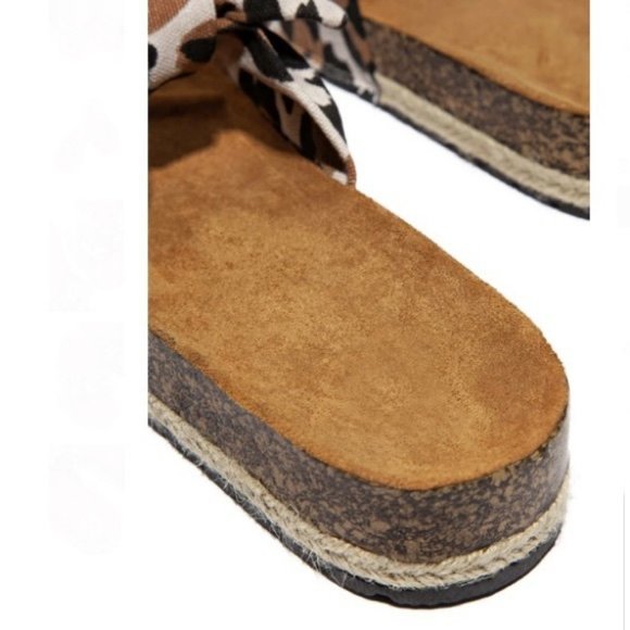 Leopard Bow Slides - Picture 6 of 6